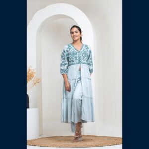 Floral Grace Kurta Set With Slit And Flair